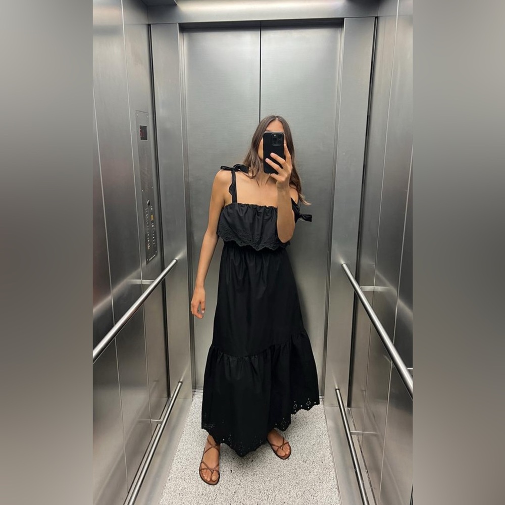 EMBROIDERY Elegant Black Maxi Dress